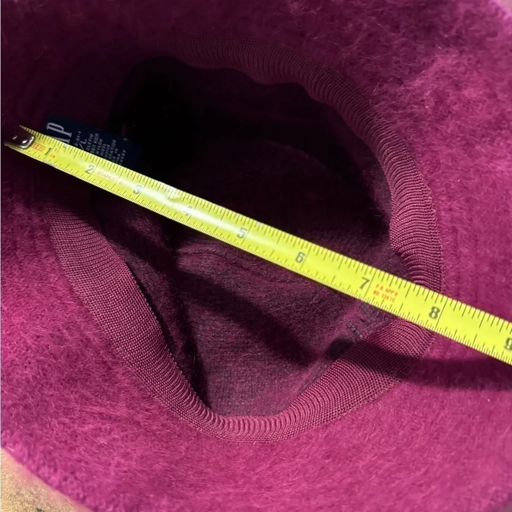 Vintage Y2K Gap raspberry burgundy red fuzzy rabbit fur bucket hat